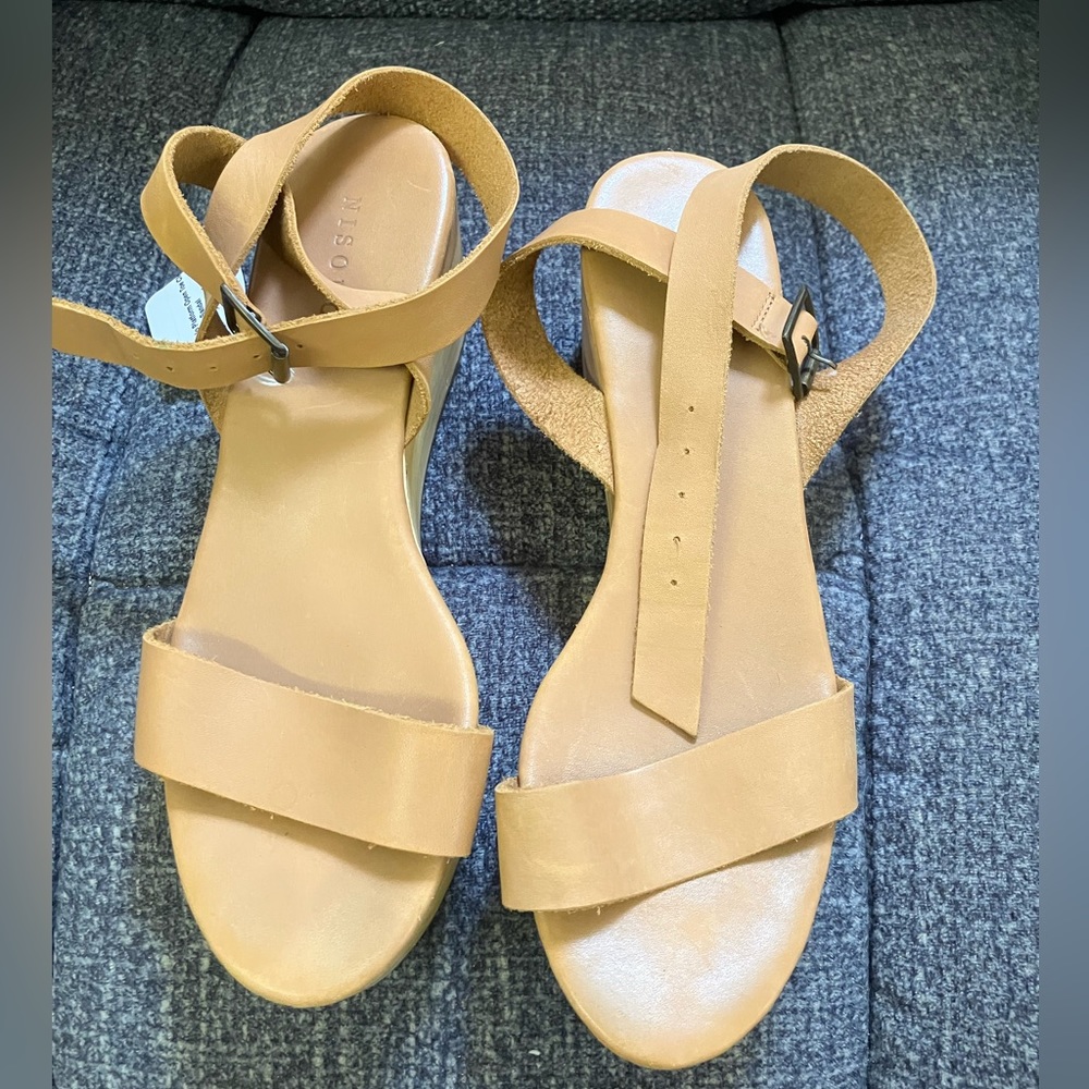 Nisolo Tan Sandals